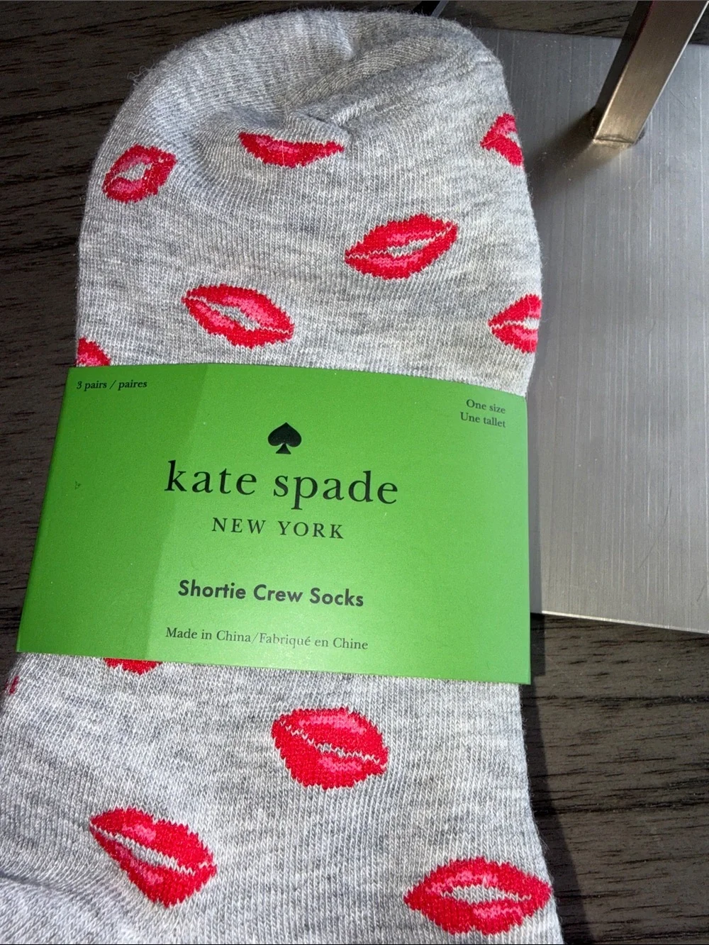 kate spade Gray Ankle Socks with Red Lip Motif
